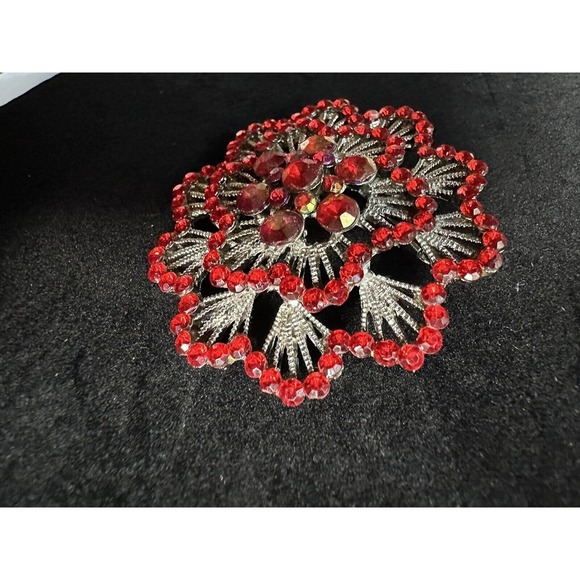 Small Hot Red Diamante Flower Brooch (Silver Tone) Vintage Pin 3 Dimensional - Picture 3 of 6